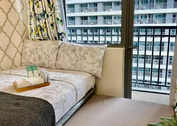 The Lay-by Fame Mrt Megamall Greenfield Greenhills Apartment Manila
